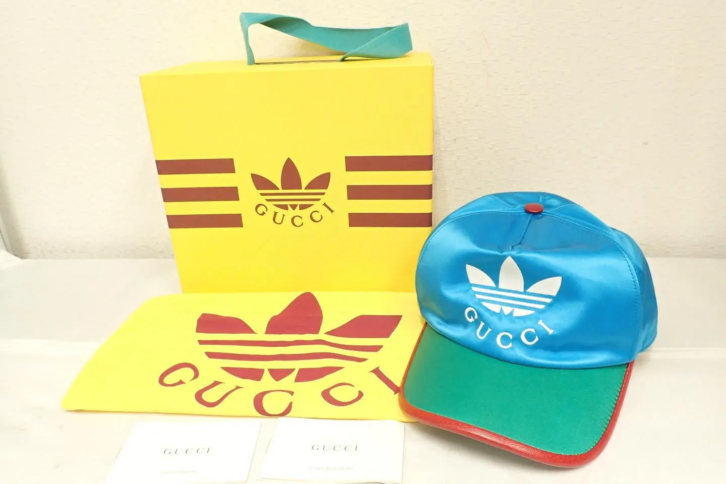 GUCCIグッチの小物アディダス✖️グッチの帽子キャップを買...