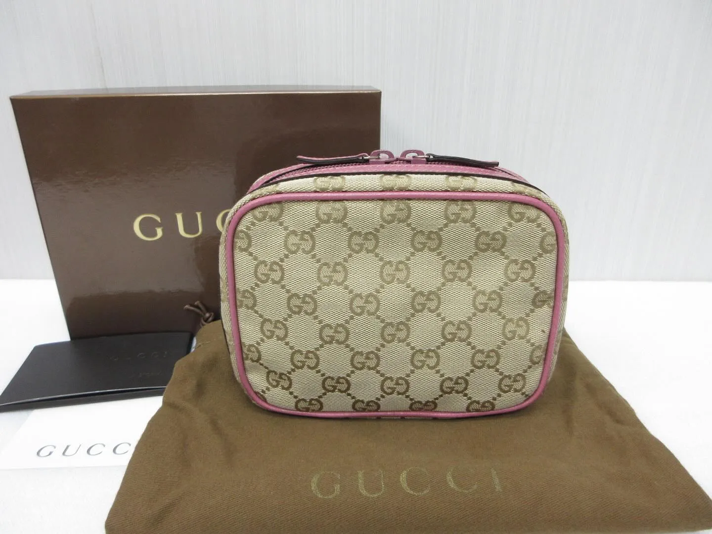 GUCCIグッチのバッグGG柄GGキャンバスポーチポシェット...