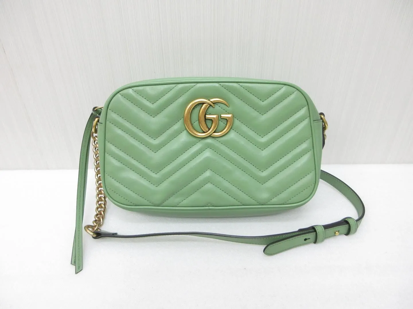 GUCCIグッチのバッグGGマーモント447632チェーンシ...