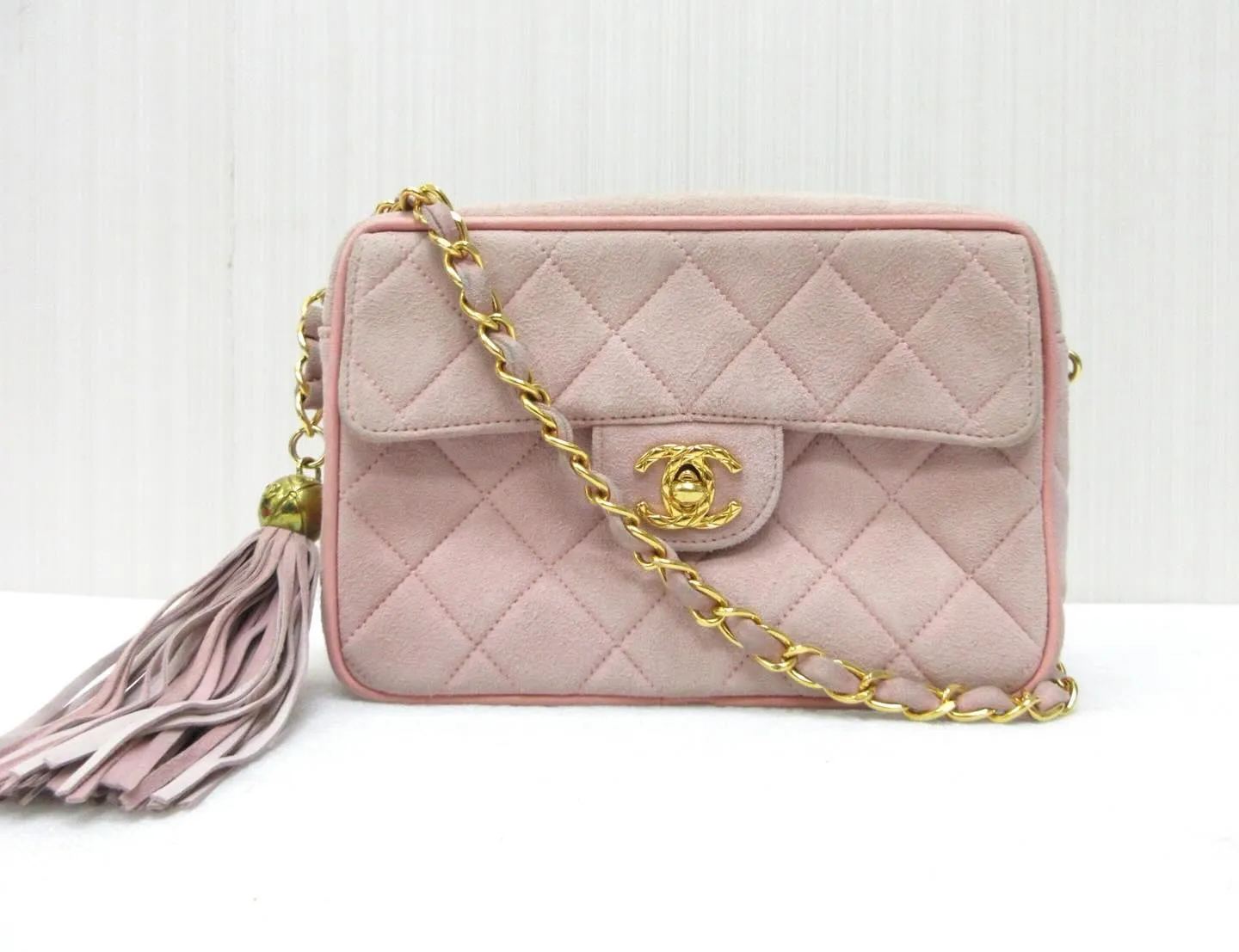 CHANELシャネルのバッグマトラッセスエードチェーンショル...