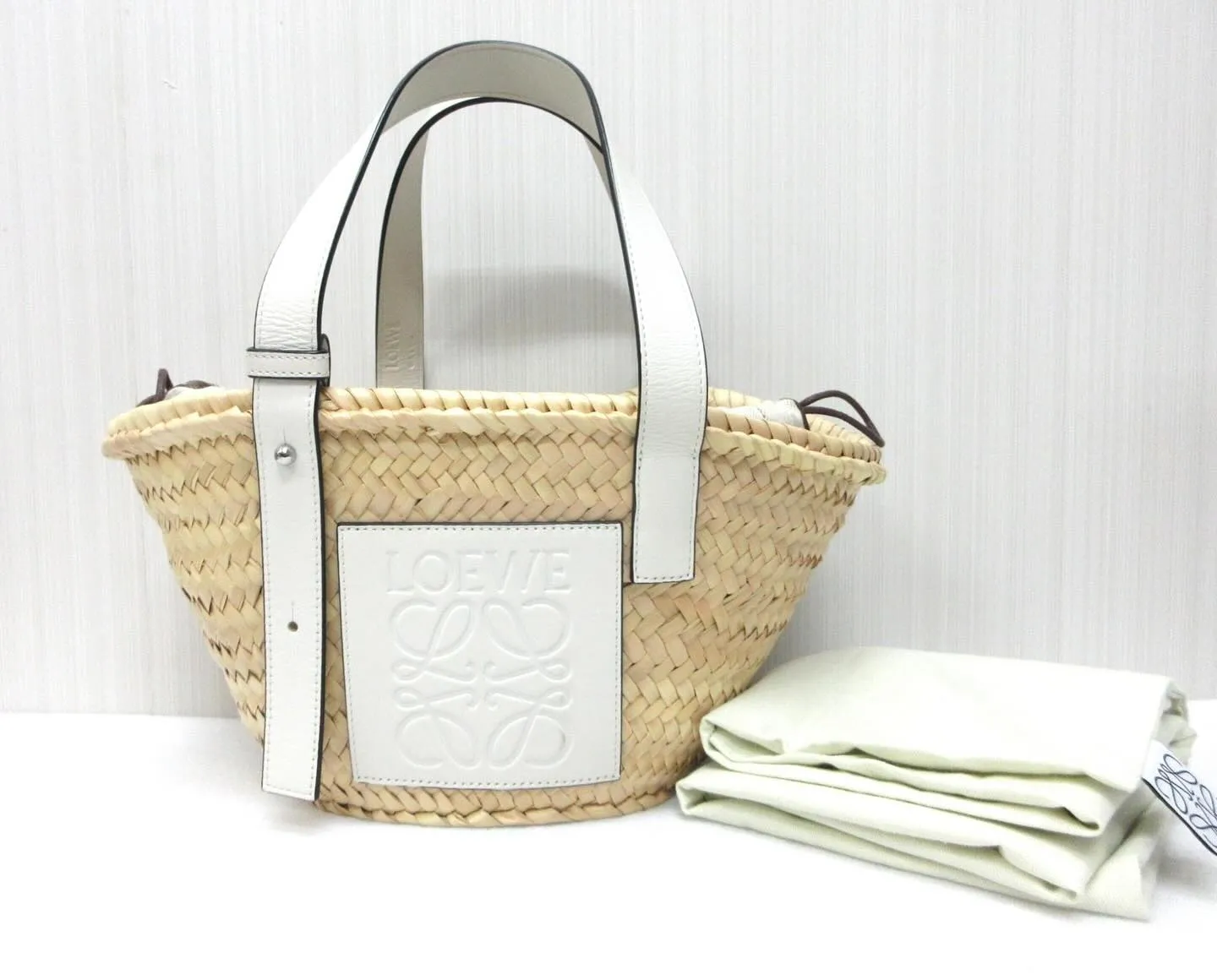 LOEWEロエベのバッグアナグラムカゴバッグストローバッグバ...