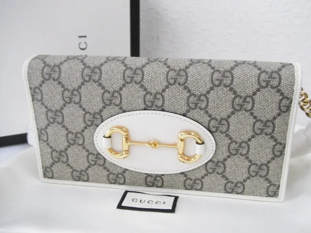 GUCCIグッチの小物GG柄ホースビット金具チェーンウォレッ...