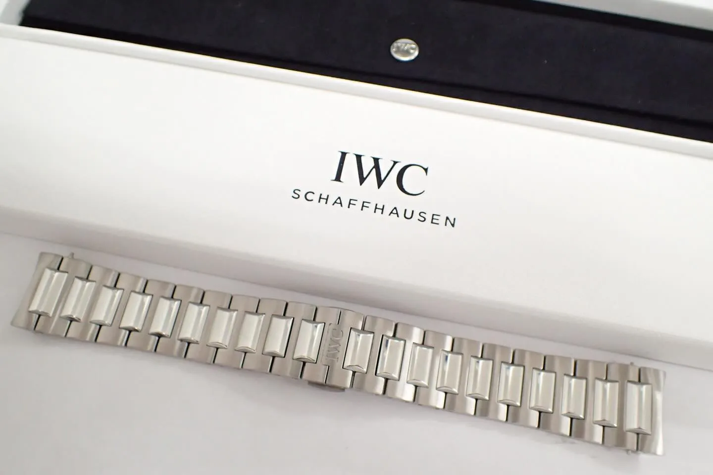 IWCの時計小物ポルトギーゼ腕時計用ベルトを買取させていただ...