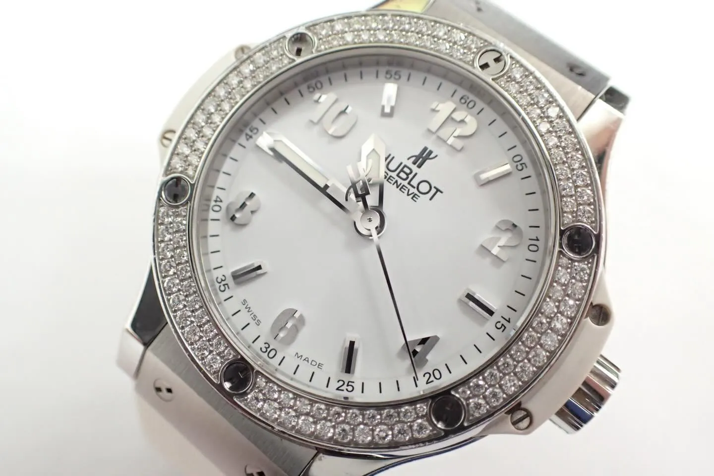 HUBLOTウブロの時計ビッグバン361.SE.2010.R...