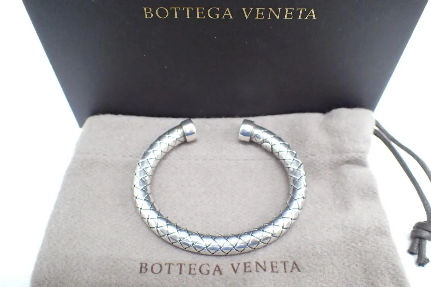 BOTTEGAVENETAボッテガヴェネタのアクセサリーシル...
