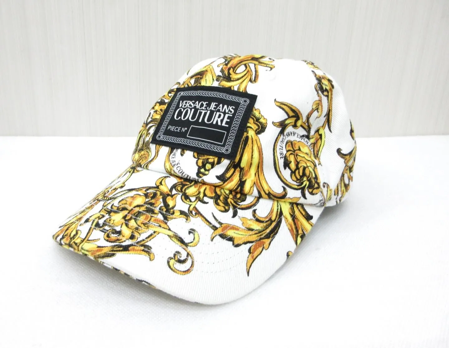 VERSACEヴェルサーチの小物キャップ帽子を買取させていた...