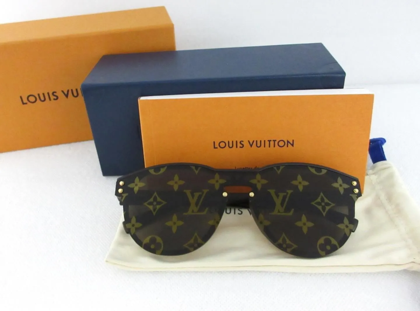 LVルイヴィトンの小物LVワイメアモノグラムサングラスを買取...
