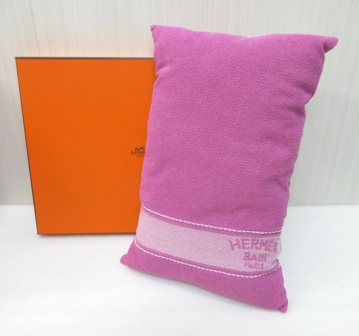 HERMESエルメスの小物ビーチクッションヨッティングを買取...